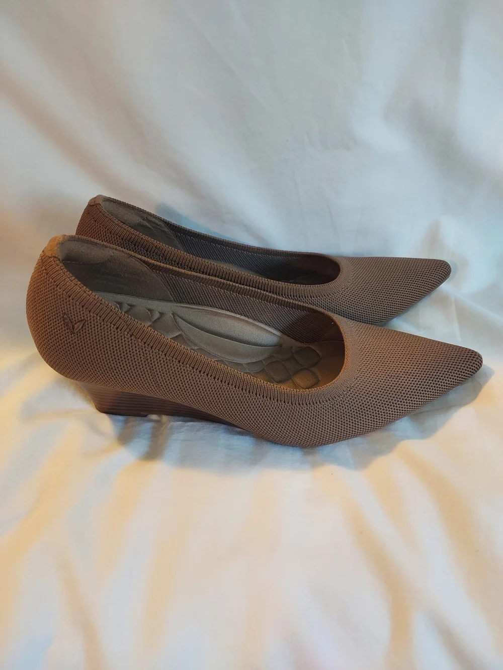 VIVAIA Aria Wedge 2.0 Pointed-Toe Knit Wedge Heels in Almond / Tan